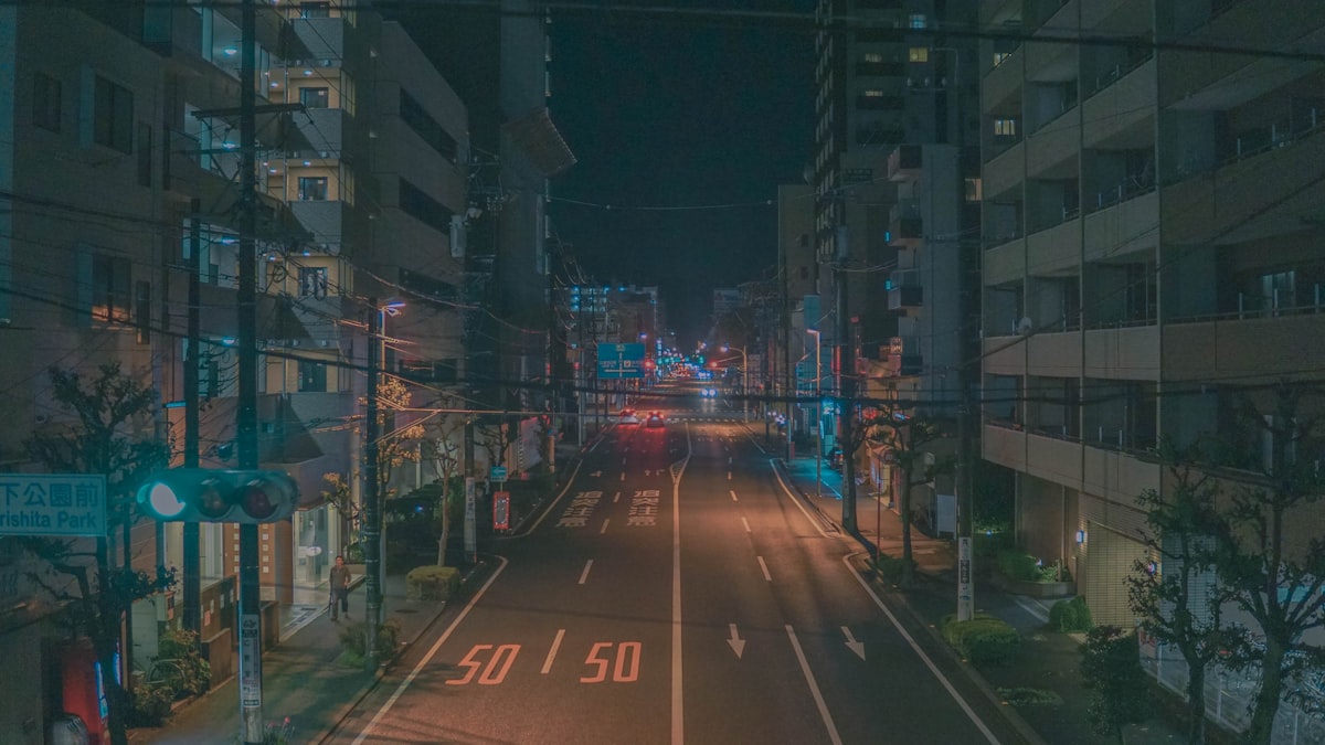 学びが世界を広げていく街の夜景